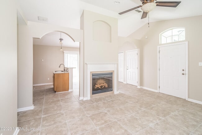 Foto del edificio - 10715 Ogalla Ave