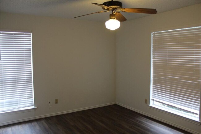 Foto del edificio - 2038 Redwing Way