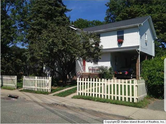 private house - 27 Ontario Ave