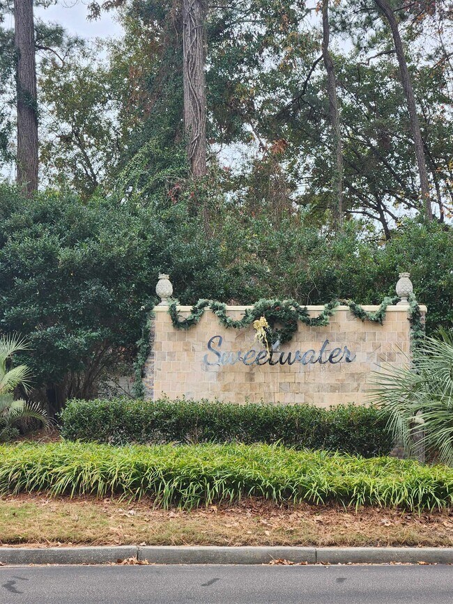 Foto del edificio - 6307 Sweetwater Blvd