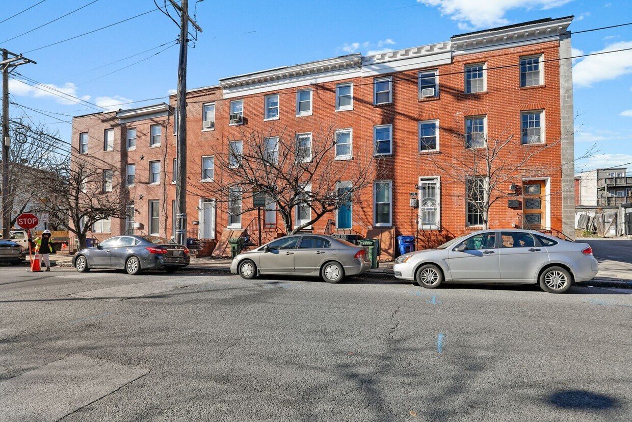 Primary Photo - Fully Renovated & Fenced Backyard!