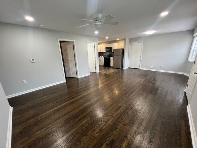 Building Photo - Inviting 3 Bedroom Home with Garage & Storage Space