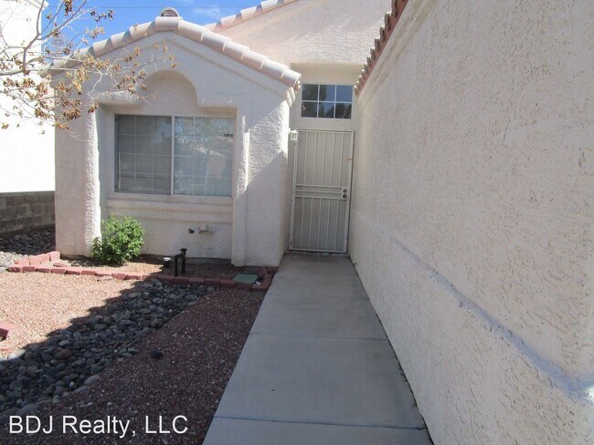 Building Photo - 3 br, 2 bath House - 1838 CAPILANO LANE