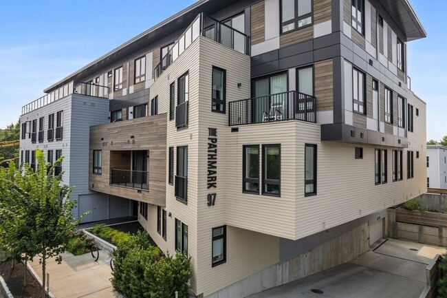 Building Photo - 97 Elmwood St
