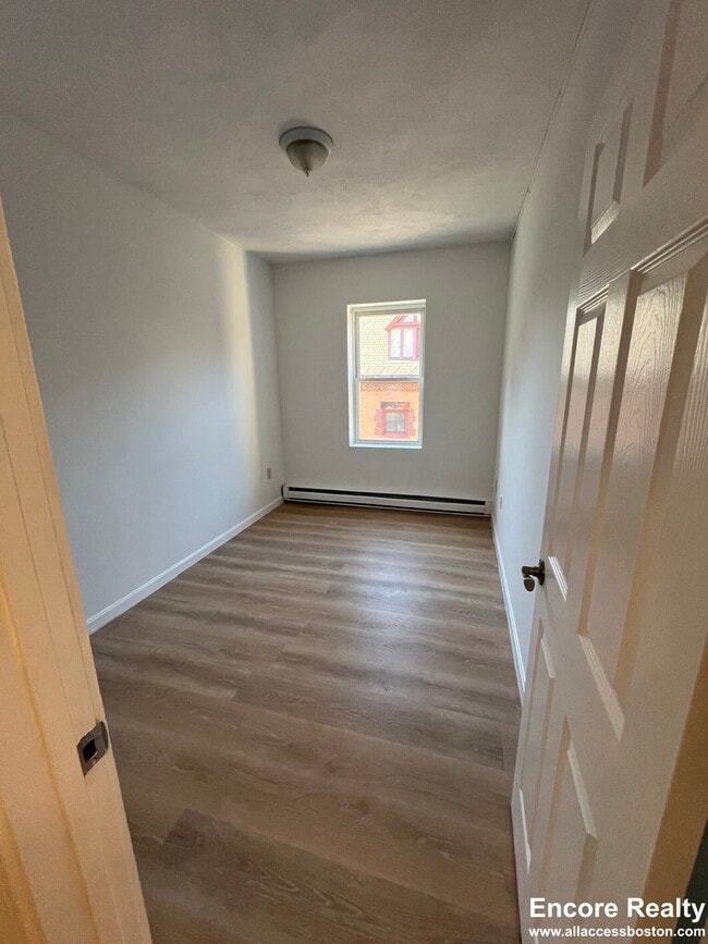 Building Photo - 111 Norway St