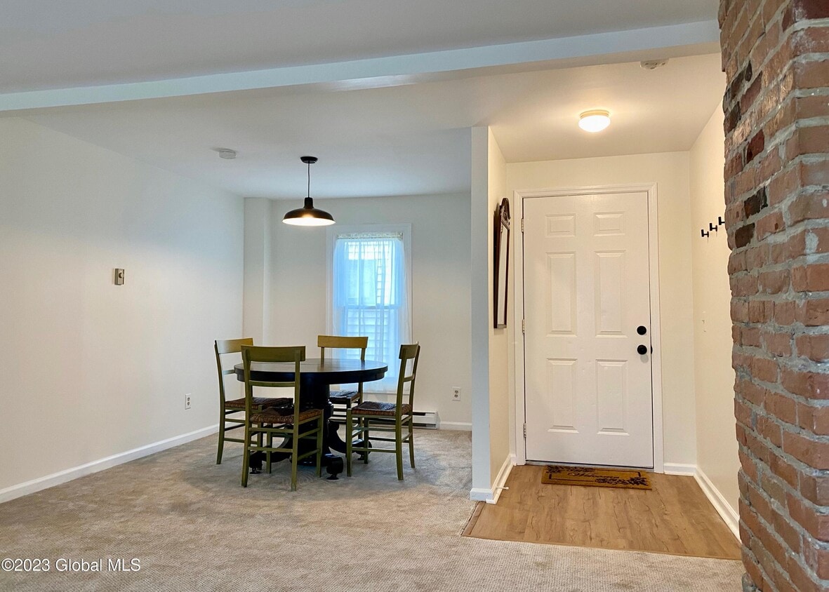 59 Van Dam St Unit 2, Saratoga Springs, NY 12866 Room for Rent in