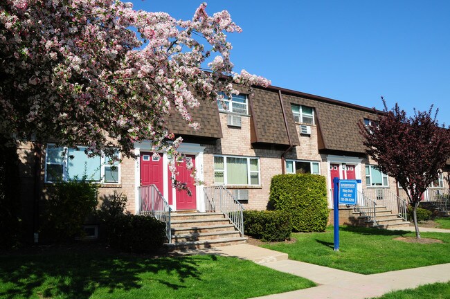 Foto del edificio - Woodbridge Village