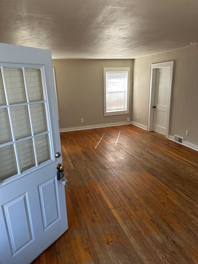 Foto del edificio - 3 Bedroom, 1 Bathroom Fayetteville Home, Available March 1st!