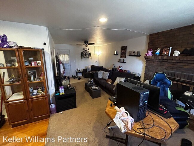 Foto del edificio - 3 br, 2 bath House - 212 S Garo Ave