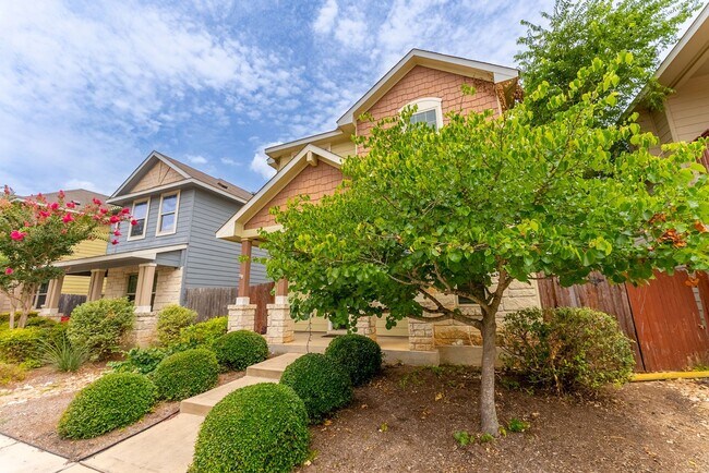 Foto del edificio - Stunning 3 bedroom/3 bathroom House in Austin!!!