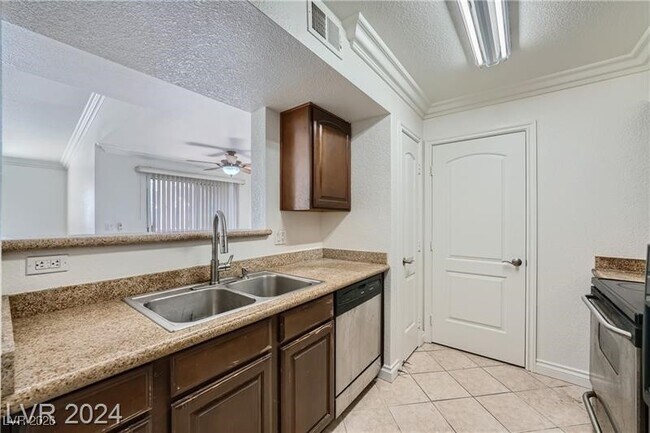 Foto del edificio - 8101 W Flamingo Rd