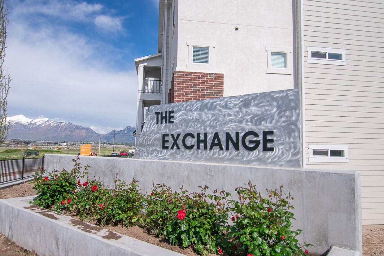 Primary Photo - Gorgeous 4-Bedroom Townhome at the Exchang...