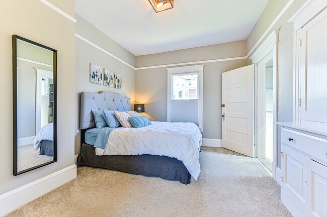 Foto del edificio - 822 6th Ave N