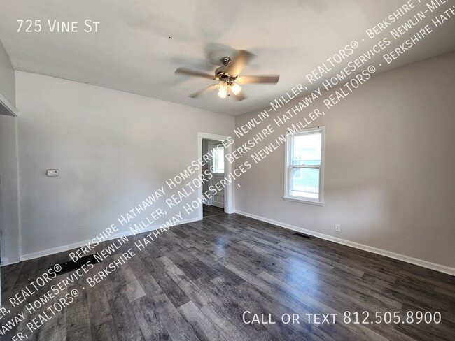 Building Photo - 2 Bed 1 Bath located in Clinton