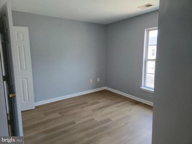 Foto del edificio - 1016 Wood Branch Ct