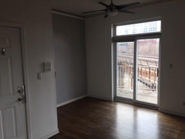 Foto del edificio - 946 W Fry St