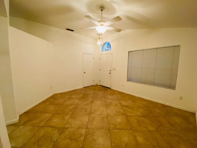 Building Photo - Home in Strawberry Glen Subdivision