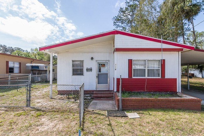 Building Photo - 119 Camellia Dr