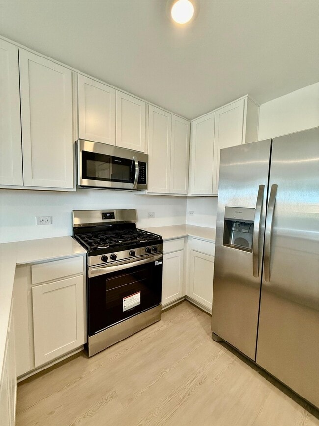 Building Photo - 3053 Sunrise Dr