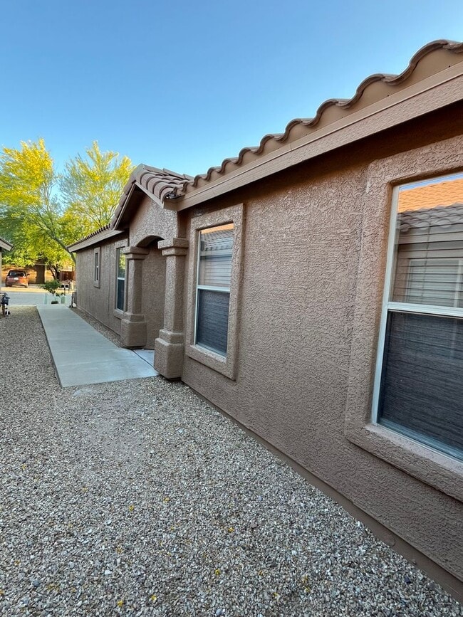 Foto del edificio - RANCHO DEL LAGO - 3 Bedroom 2 Bath - Priced Right!