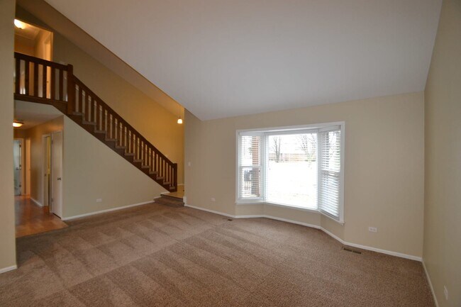 Building Photo - 171 N Prairie Dr