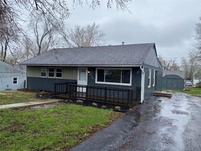 Building Photo - 4 Bedroom JUST FINISHED REHAB in KCK