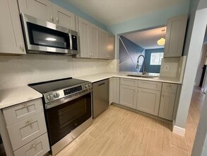 Building Photo - 3496 Briar Bay Blvd