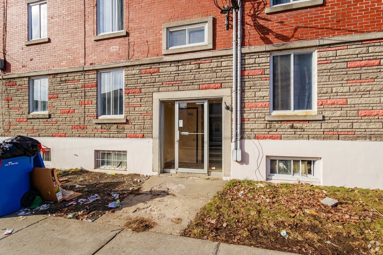 Building Photo - 395 Av 8E