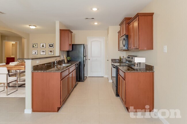 Building Photo - 540 Red Dusk Paint Dr