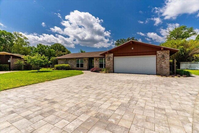 Foto del edificio - "Charming 3-Bed Oasis with Private Pool in Fort Walton Beach!"