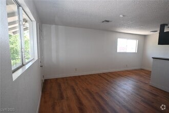 Building Photo - 1512 Cobb Ln