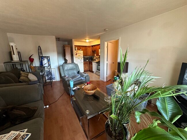 Foto del edificio - 915 Edgell Rd