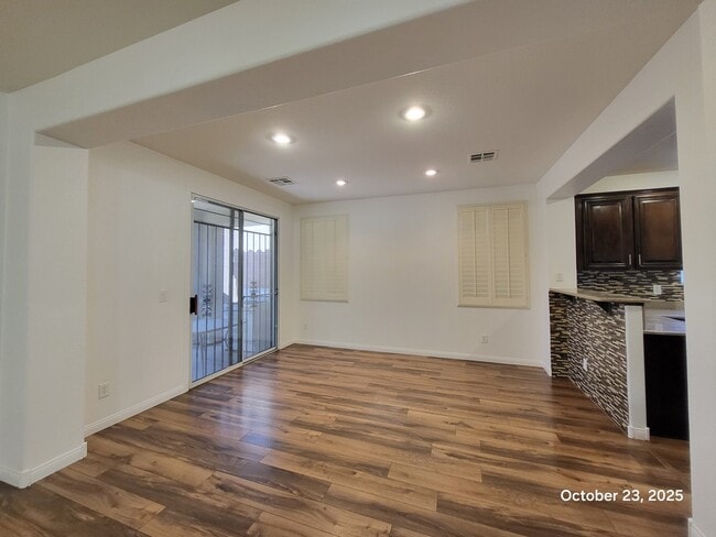 Foto del edificio - 5747 Empress Garden Ct