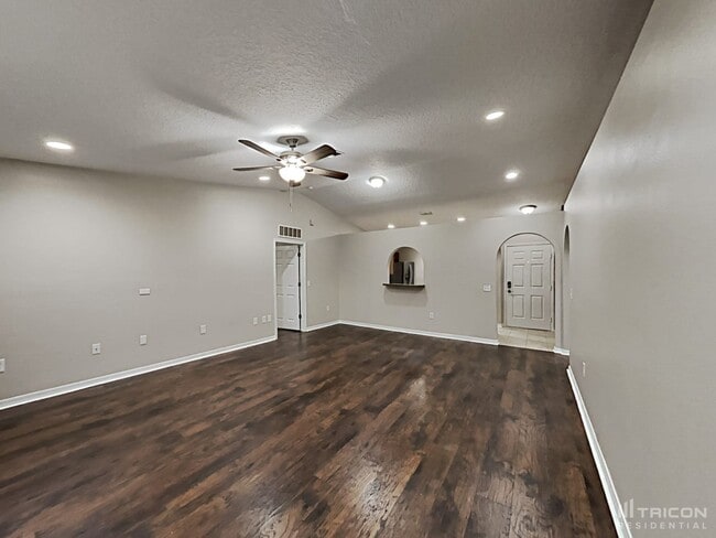 Building Photo - 531 Brown Bear Way