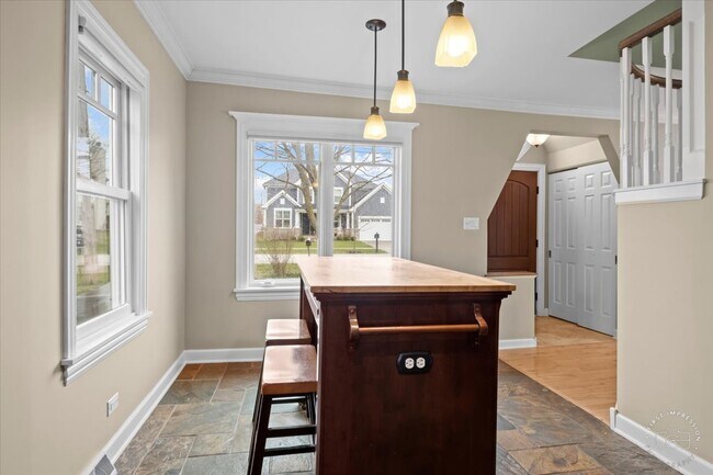 Foto del edificio - 828 W Hillside St