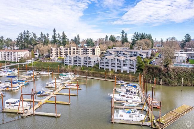 Aerial Photo - Waverly Yacht Club Condos