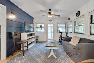 Building Photo - 409 Northclift Dr