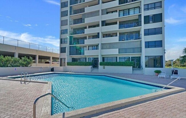 Foto del edificio - 5600 N Flagler Dr