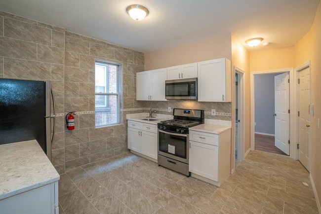 Building Photo - 401 52nd St
