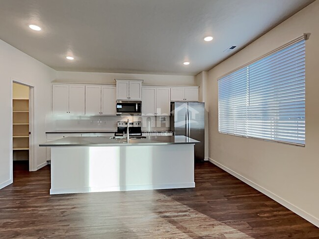 Building Photo - 9499 W Chino St