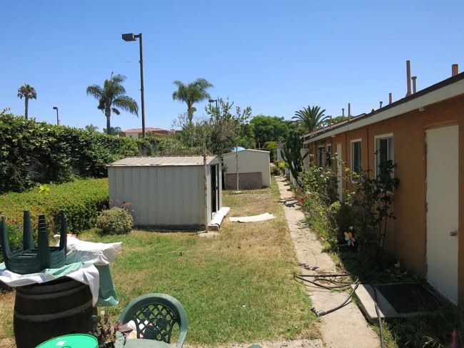 Building Photo - The Broadway Apartments