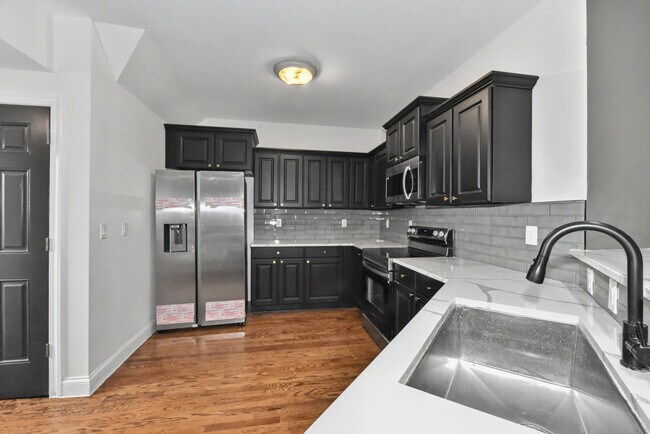 Building Photo - 502A W Garfield Ave