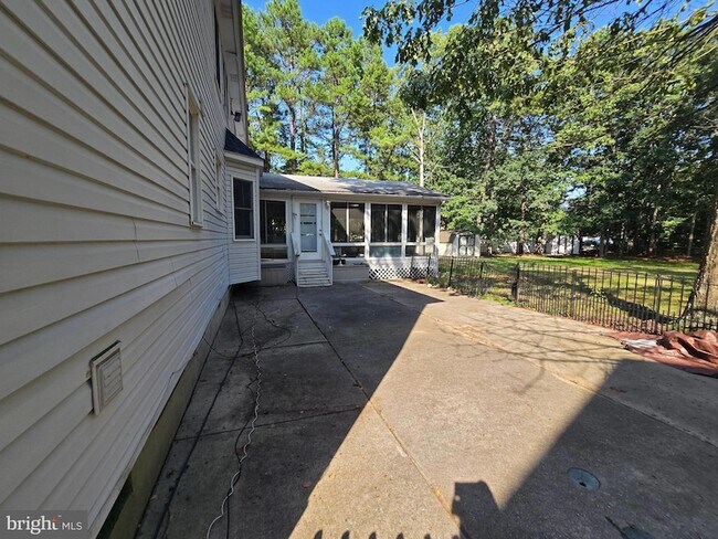 Building Photo - 1 Radcliff Ct