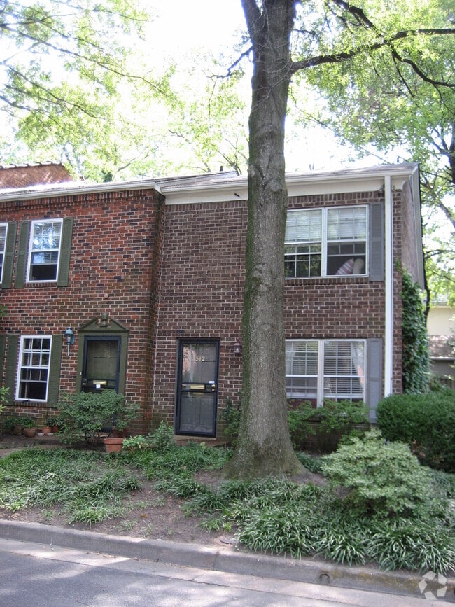 Building Photo - 542 Peabody Sq