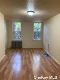 Building Photo - 1047 Halsey St