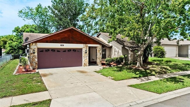 Building Photo - 8829 Bermuda Ln