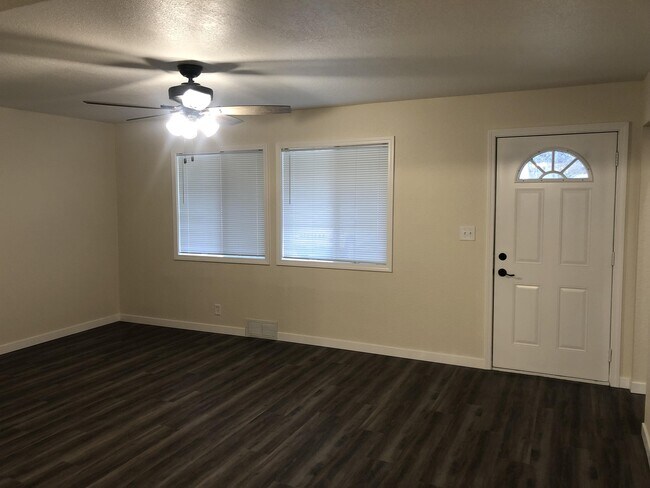 Foto del edificio - 1902 E Page St