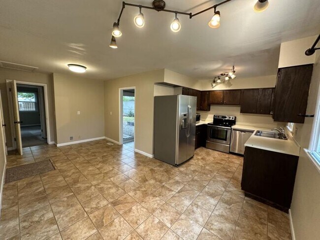Foto del edificio - 3 bedroom in Billings MT 59102