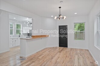 Building Photo - 433 Dorchester Ave