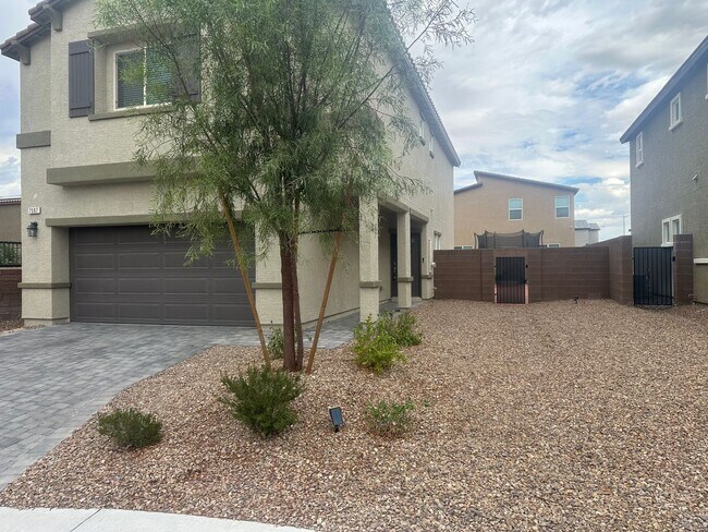 Foto del edificio - NW!! Gated!! Built 2023!!!! Corner Lot!! L...